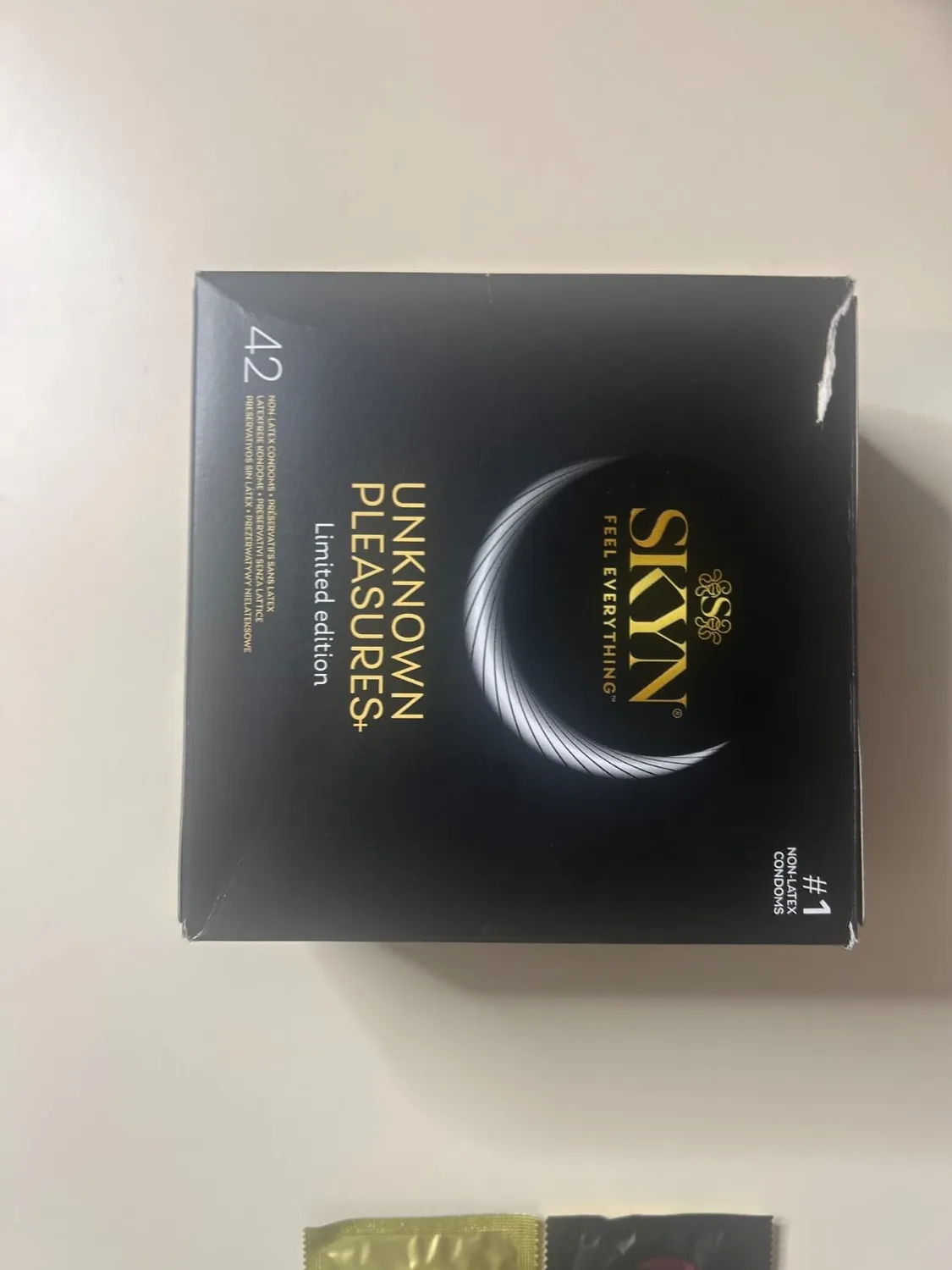 SKYN Unknown Pleasures préservatifs x42 assortiment sans latex
